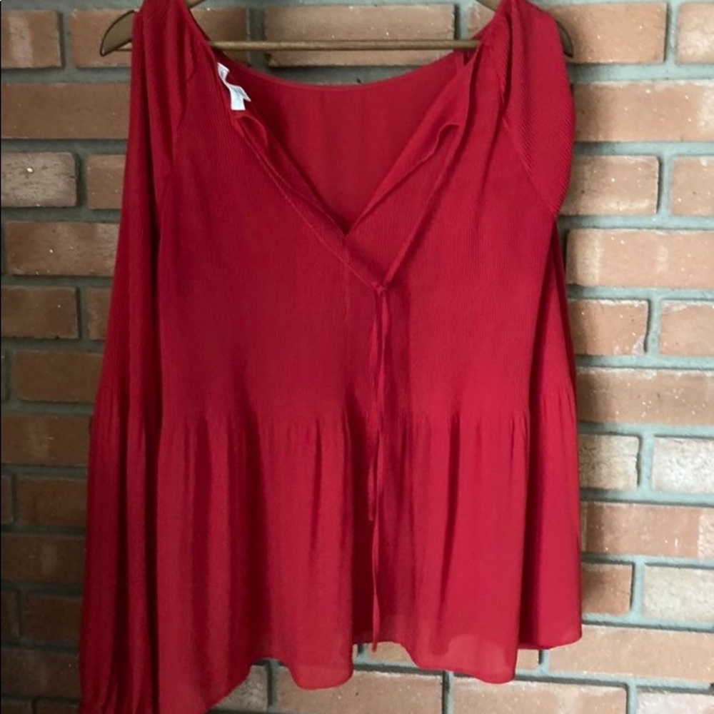 Red blouse - Picture 2 of 4